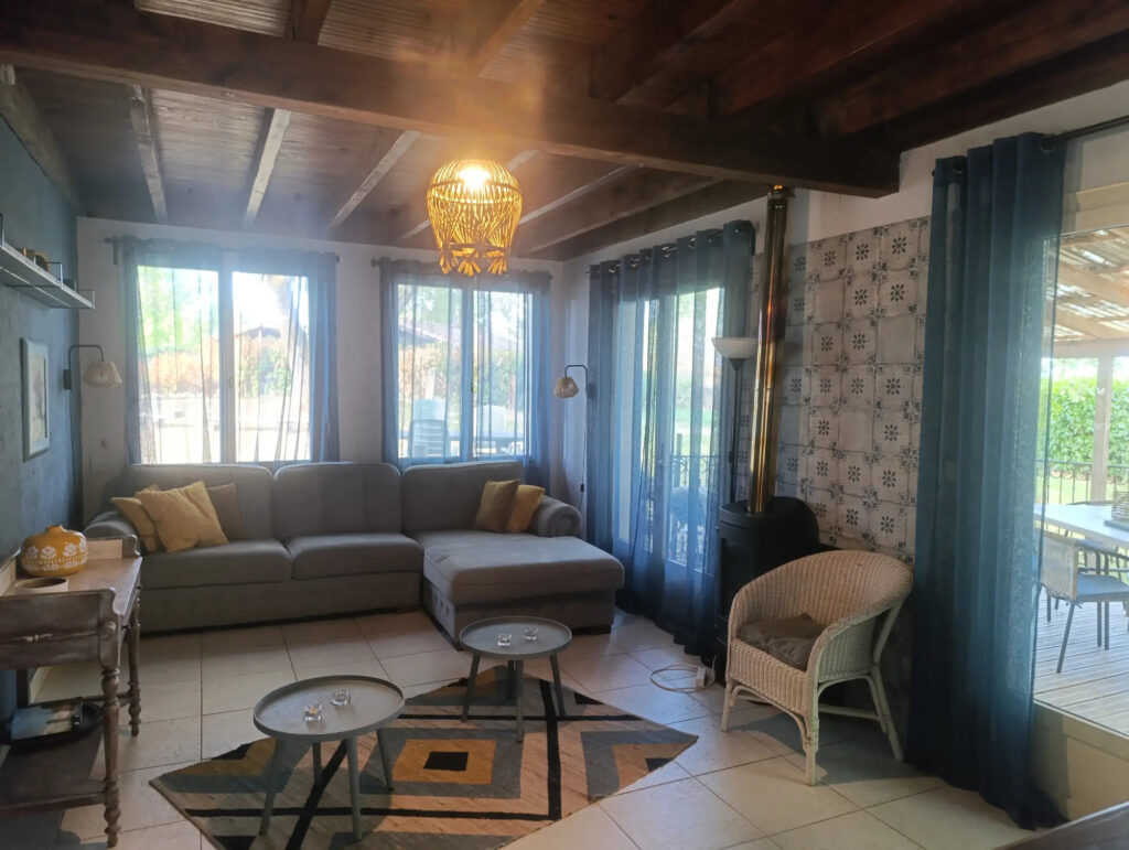 La Casa Salon